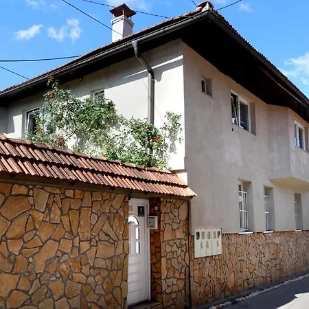 Modern&cozy Bosnian House With Garden+free Parking Sarajevo