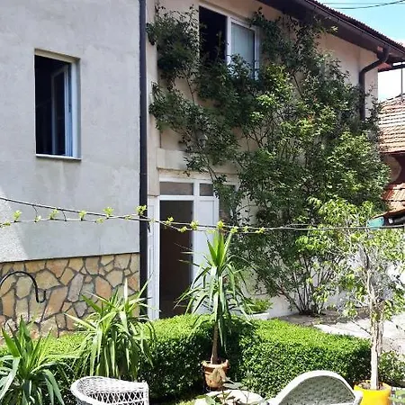 Pensionat Modern&cozy Bosnian House With Garden+free Parking SJJ
