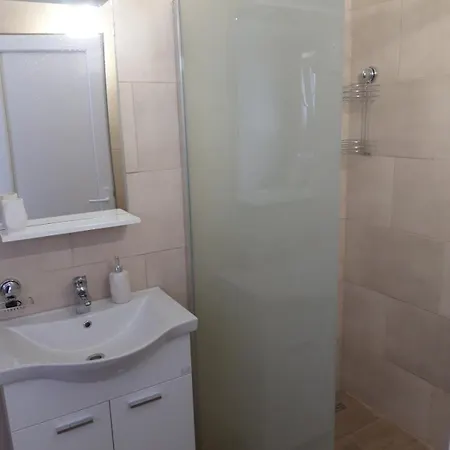 Pensionat Modern&cozy Bosnian House With Garden+free Parking SJJ